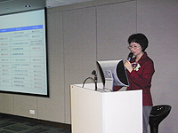 Ms. Tu Huan, Director of Science & Technology Innovation Division, Science, Industry, Trade and Information Technology Commission of Shenzhen Municipality Government gives a presentation on Shenzhen Government’s policy on research and technology development in the China Links Seminar